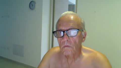 Snapshot of incendiado chatting on 09.12.25 incendiado online show from 09.12.25