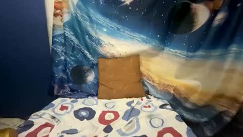 Snapshot of incredulous1708 chatting on 10.29.25 incredulous1708 online show from 10.29.25