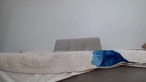 Della online show from 01.18.25