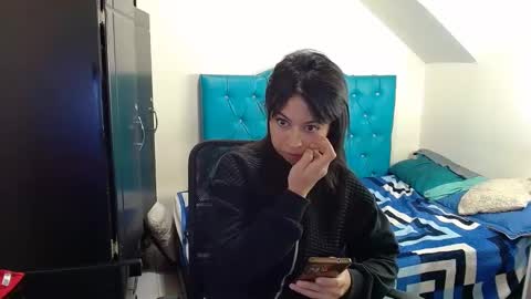 Snapshot of incubus_couple1 chatting on 12.24.24 incubus_couple1 online show from 12.24.24