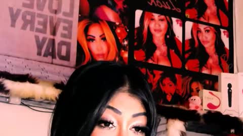 Snapshot of indian_dreamgirl chatting on 09.11.25 Bella Ambrosia online show from 09.11.25