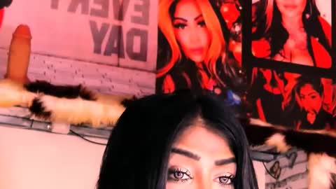 Snapshot of indian_dreamgirl chatting on 10.09.25 Bella Ambrosia online show from 10.09.25