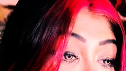 Snapshot of indian_dreamgirl chatting on 11.15.25 Bella Ambrosia online show from 11.15.25