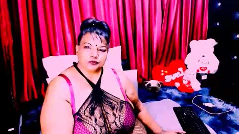 Snapshot of indian_rubyxx chatting on 10.18.25 indian_rubyxx online show from 10.18.25
