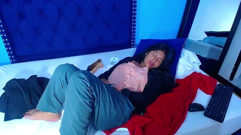 Snapshot of indian_whore18 chatting on 01.10.25 indian_whore18 online show from 01.10.25