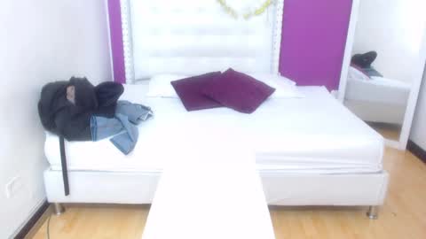 Snapshot of indian_whore18 chatting on 03.10.25 indian_whore18 online show from 03.10.25