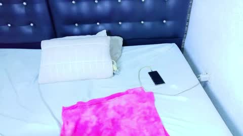 Snapshot of indian_whore18 chatting on 05.28.26 indian_whore18 online show from 05.28.26