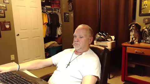 Snapshot of indianapapa chatting on 11.10.25 Papa online show from 11.10.25