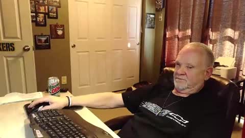 Snapshot of indianapapa chatting on 11.13.25 Papa online show from 11.13.25