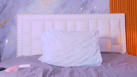 LITTLE AINHOA  online show from 10.22.25