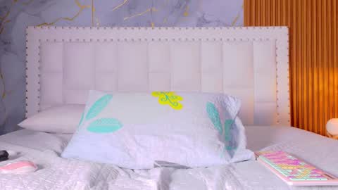 LITTLE AINHOA  online show from 10.28.25