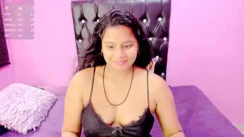 PARADISEQUEEN online show from 02.08.25
