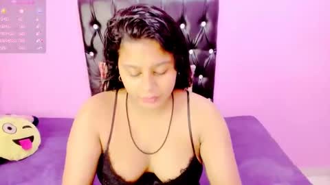 PARADISEQUEEN online show from 02.23.25