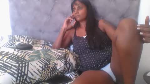 Snapshot of indianjasmin chatting on 01.14.25 priya online show from 01.14.25