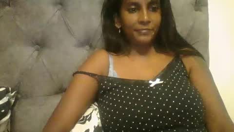Snapshot of indianjasmin chatting on 01.18.25 priya online show from 01.18.25