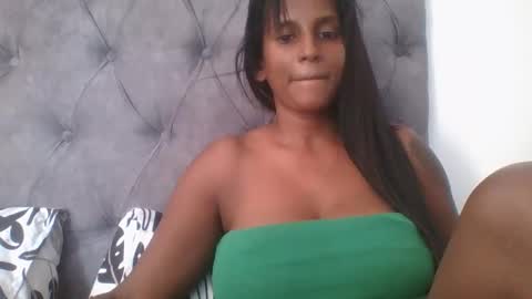 Snapshot of indianjasmin chatting on 01.26.25 priya online show from 01.26.25