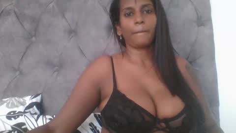 Snapshot of indianjasmin chatting on 02.17.25 priya online show from 02.17.25