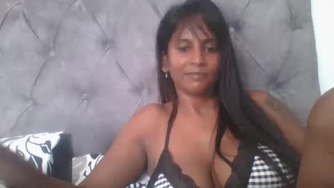 Snapshot of indianjasmin chatting on 02.18.25 priya online show from 02.18.25