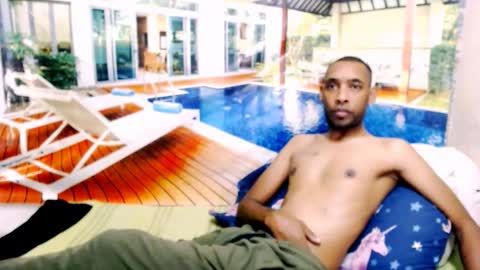 Snapshot of indianmagicmike69 chatting on 10.29.25 indianmagicmike69 online show from 10.29.25