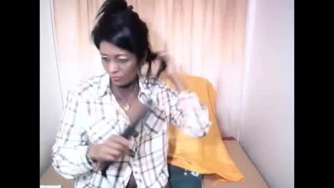 Snapshot of indianpeaches chatting on 10.25.25 indianpeaches online show from 10.25.25