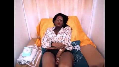 Snapshot of indianpeaches chatting on 10.30.25 indianpeaches online show from 10.30.25