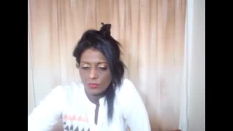 Snapshot of indianpeaches chatting on 10.31.25 indianpeaches online show from 10.31.25