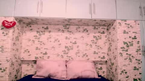 Snapshot of indianpeaches chatting on 12.14.25 indianpeaches online show from 12.14.25