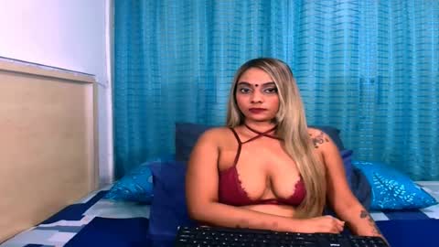 Snapshot of indiansecretlove20 chatting on 07.13.26 goddess online show from 07.13.26