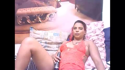 indiansexyass4u2luv online show from 02.18.25