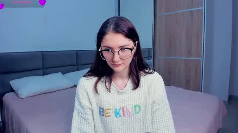 Kira online show from 09.11.25