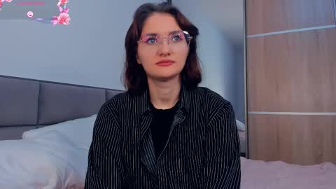 Kira online show from 10.14.25