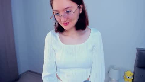 Kira online show from 12.03.25