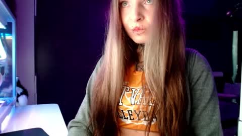 Snapshot of inesdesire chatting on 02.05.25 InesDesire online show from 02.05.25