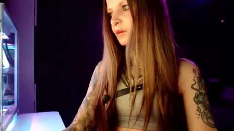 Snapshot of inesdesire chatting on 02.11.25 InesDesire online show from 02.11.25