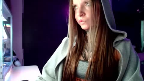 Snapshot of inesdesire chatting on 02.17.25 InesDesire online show from 02.17.25