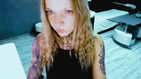 Snapshot of inesdesire chatting on 10.30.25 InesDesire online show from 10.30.25