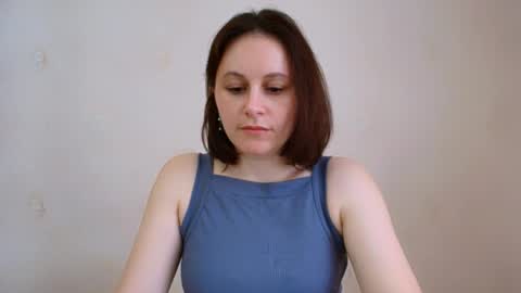 Snapshot of inessa_beauty chatting on 05.24.26 Inessa online show from 05.24.26