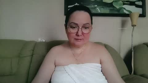 Snapshot of infinity_loveliness chatting on 03.29.26 Infinity online show from 03.29.26