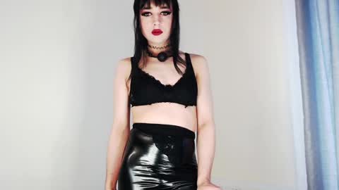 Snapshot of infinity_of_love chatting on 01.16.25 Jeremy online show from 01.16.25