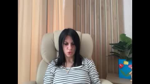 Snapshot of injaathome chatting on 04.17.26 InjaAtHome online show from 04.17.26