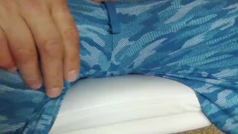 Hanging Out online show from 12.04.25