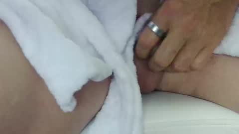 Hanging Out online show from 02.11.26