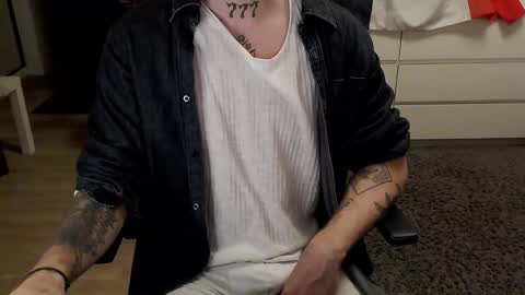 Snapshot of inkedtease chatting on 11.09.25 Kyle online show from 11.09.25