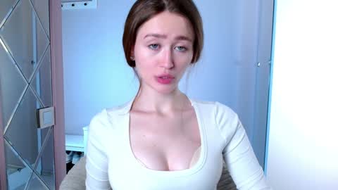 Snapshot of innnita chatting on 12.15.24 Lina online show from 12.15.24
