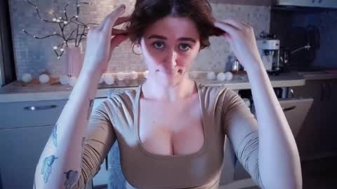 Snapshot of innnita chatting on 09.25.25 Lina online show from 09.25.25