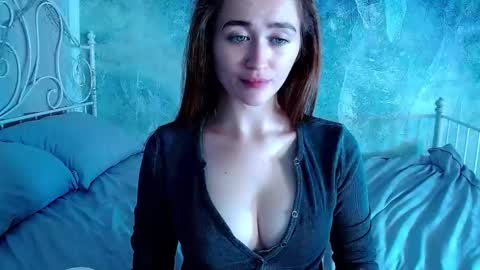 Snapshot of innnita chatting on 10.18.25 Lina online show from 10.18.25