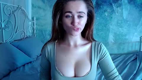 Snapshot of innnita chatting on 10.19.25 Lina online show from 10.19.25