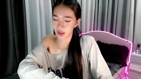 Reign online show from 04.13.26