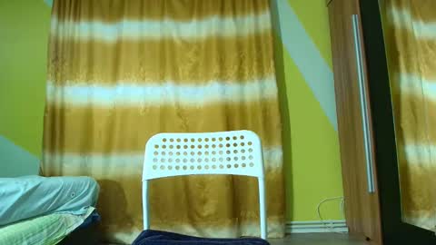 Snapshot of insanephisique chatting on 10.08.25 insanephisique online show from 10.08.25