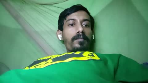 interne8famous online show from 10.31.25